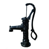 美しいレリーフが特徴的な手押しポンプ ロータス シップスレインワールド