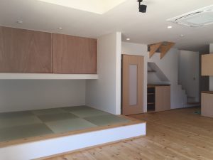 岸和田の家 床DIY塗装。 | 堺市の注文住宅なら祐建築設計事務所