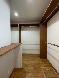 和歌山の家 床のＤＩＹ塗装。 | 堺市の注文住宅なら祐建築設計事務所